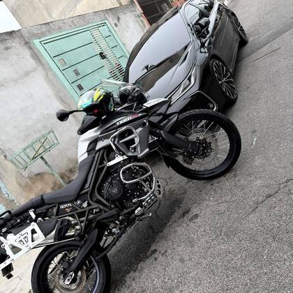 TRIUMPH TIGER 800 XCX TRIUMPH TIGER 800 XCX